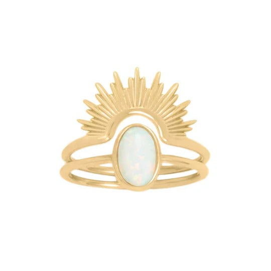 Sierlijke zilveren ring met een edelsteen, ideaal voor een elegante look