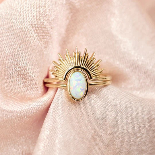 Verfijnde ring met een zachte maansteen, perfect voor een subtiele uitstraling