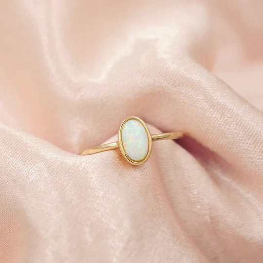 Luxe ring met een schitterende edelsteen, een tijdloos sieraad