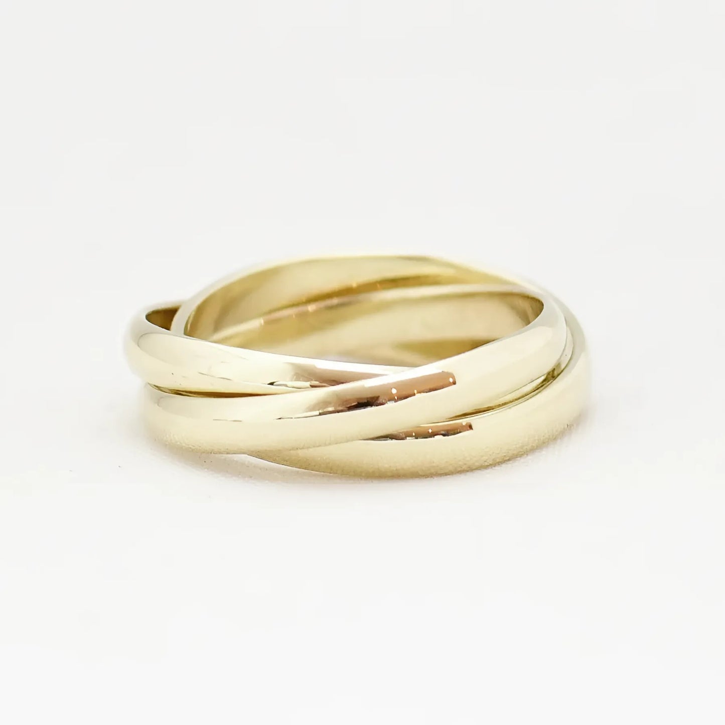Elegant ontwerp met trinity ring betekenis in een unisex stijl