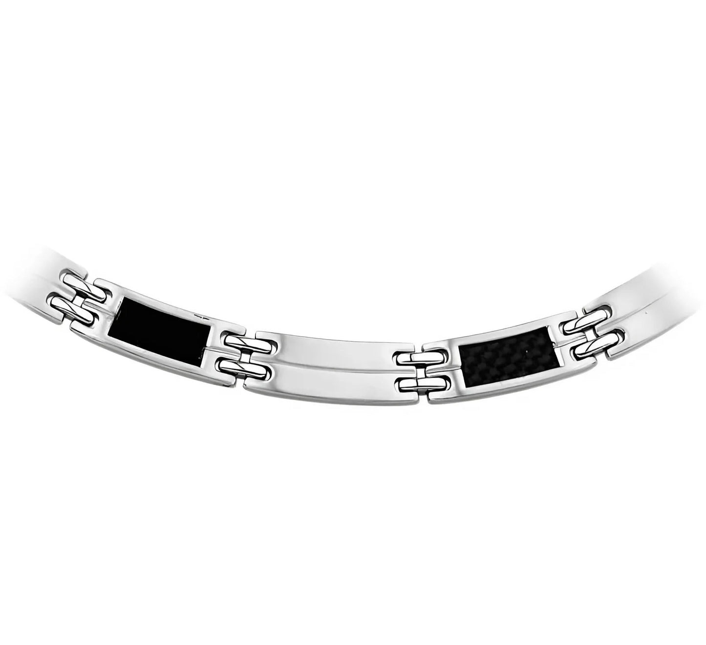 Glinsterende roestvrijstalen ketting met ingewikkelde koolstofdetails, die de fusie van duurzaamheid en stijl weerspiegelt.