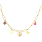Elegante ketting met drie gouden harten, die de essentie van tijdloze genegenheid vastleggen