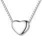 Sterling zilveren hanger, een glanzend symbool van tijdloze liefde en elegantie