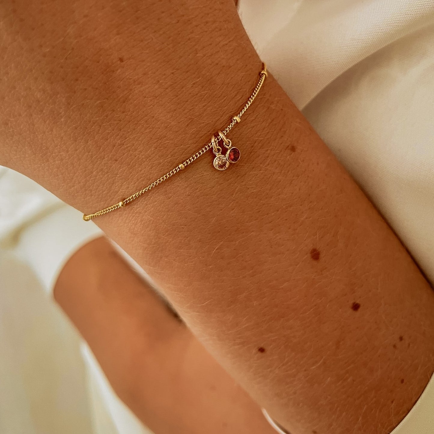 Satellite – Gepersonaliseerde Geboortesteen Armband